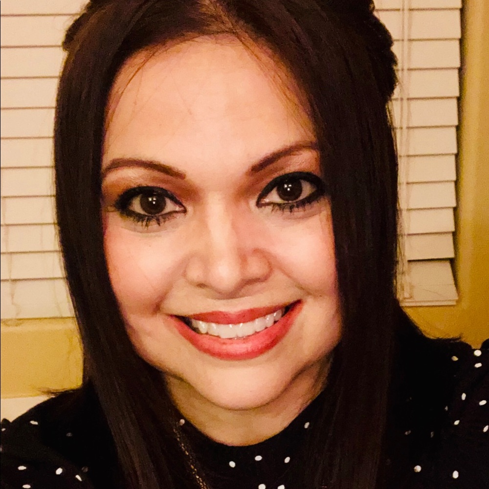 Meet your Posher, Monica